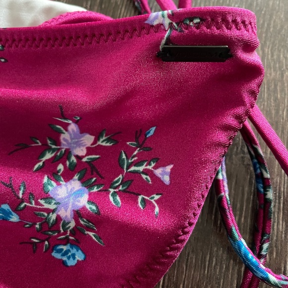 Volcom Bikini Bottoms - Picture 5 of 6